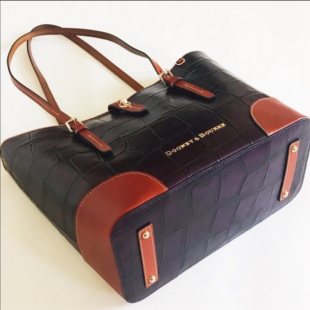 🌹Dooney & Bourke Large Satchel Bag🌹 - Picture 3 of 6
